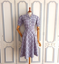 Load image into Gallery viewer, 1940s - Adorable Purple Lilac Puff Shoulders Dress - W33 (84cm)