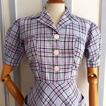 Load image into Gallery viewer, 1940s - Adorable Purple Lilac Puff Shoulders Dress - W33 (84cm)