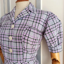 Load image into Gallery viewer, 1940s - Adorable Purple Lilac Puff Shoulders Dress - W33 (84cm)