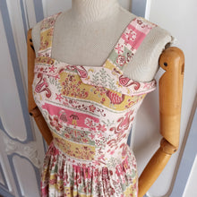 Load image into Gallery viewer, 1940s - Adorable Swiss/Tirol Novelty Rayon Dress - W26 (66cm)