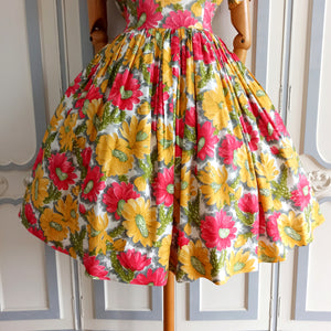 1950s - Stunning Floral Day Dress - W30 (76cm)