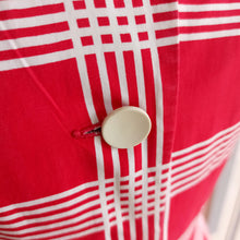 Cargar imagen en el visor de la galería, 1940s - Stunning Red &amp; White Pocket Dress - W28 (70/72cm)
