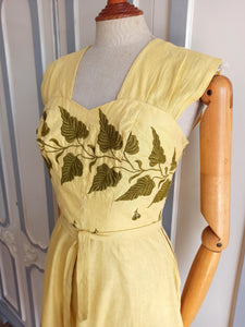 1940s - RICHARD, Milano - Exquisite Yellow Linen Green Leaves Dress - W25/26 (64/66cm)