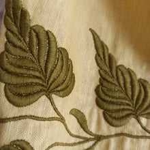 Load image into Gallery viewer, 1940s - RICHARD, Milano - Exquisite Yellow Linen Green Leaves Dress - W25/26 (64/66cm)
