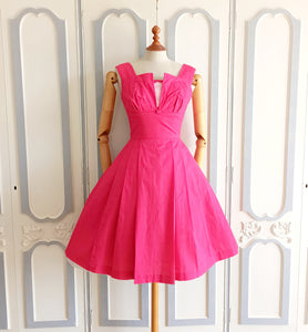 1950s - Adorable Petal Bust Reddish Pink Dress - W25 (64cm)