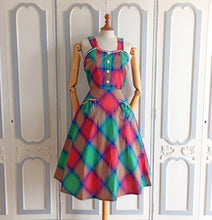 Load image into Gallery viewer, 1940s - Gorgeous Colorful Plaid Cotton Dress - W29 (74cm)
