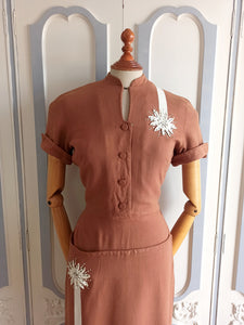 1940s - Exquisite Brown Gab Rayon Rhinestones Dress - W26 (66cm)