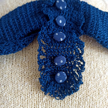 Carica l&#39;immagine nel visualizzatore di Gallery, 1950s - Adorable Handmade Cream Knit Top - Sz. S/M
