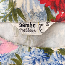 Cargar imagen en el visor de la galería, 1950s - SAMBO FASHIONS - Spectacular Floral Dress - W25/26 (64/66cm)
