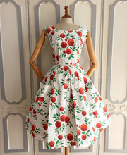 Cargar imagen en el visor de la galería, 1950s - Like New! Fabulous French Massive Pockets Dress - W33 (84cm)
