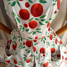 Carica l&#39;immagine nel visualizzatore di Gallery, 1950s - Like New! Fabulous French Massive Pockets Dress - W33 (84cm)
