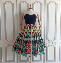 Cargar imagen en el visor de la galería, 1940s 1950s - Stunning Colorful Novelty Skirt - W27 (68cm)
