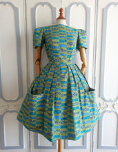 Cargar imagen en el visor de la galería, 1950s - Metz &amp; Co, Amsterdam - Fabulous Abstract Pockets Dress - W31 (78cm)
