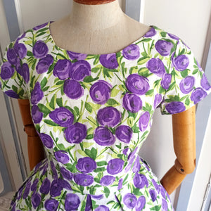 1950s - Adorable Purple Roses Cotton Dress - W30 (76cm)