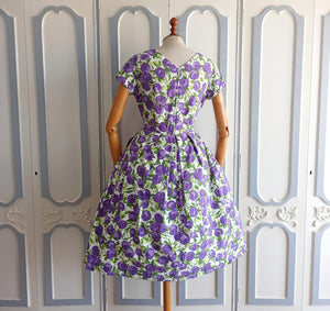 1950s - Adorable Purple Roses Cotton Dress - W30 (76cm)
