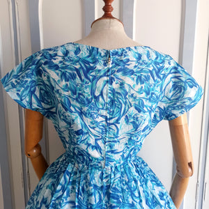 1950s 1960s - Galeries Lafayette, Paris - Stunning Roseprint Dress - W27.5 (70cm)