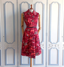 Carica l&#39;immagine nel visualizzatore di Gallery, 1950s 1960s - Stunning Roseprint Cotton Dress - W27 (68cm)
