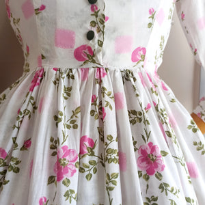 1950s - Delicious Parisien Floral Dress - W27.5 (70cm)