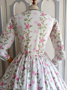 1950s - Delicious Parisien Floral Dress - W27.5 (70cm)