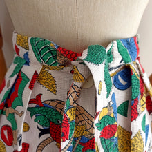 Cargar imagen en el visor de la galería, 1940s 1950s - Stunning Beach Novelty Print Skirt - W28 (72cm)
