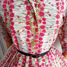 Cargar imagen en el visor de la galería, 1950s - Mirabelle, France - Adorable Floral Dress - W32 (82cm)
