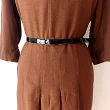 Laden Sie das Bild in den Galerie-Viewer, 1950s - Gorgeous Chocolate Soft Wool Dress - W32 (82cm)
