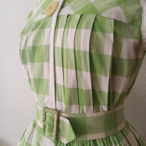 1950s - Adorable Green & White Cotton Plaid Dress - W34 (86cm)