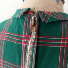 Load image into Gallery viewer, 1940s - Adorable Green Plaid Cotton Dress - W31 (80cm)
