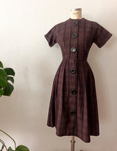 Laden Sie das Bild in den Galerie-Viewer, 1950s 1960s - Kay Windsor - Gorgeous Autumn Plaid Dress - W26 (66cm)

