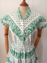 Load image into Gallery viewer, 1940s - Adorable Green White Day Dress - W29 (74cm)
