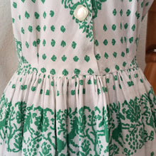 Load image into Gallery viewer, 1940s - Adorable Green White Day Dress - W29 (74cm)
