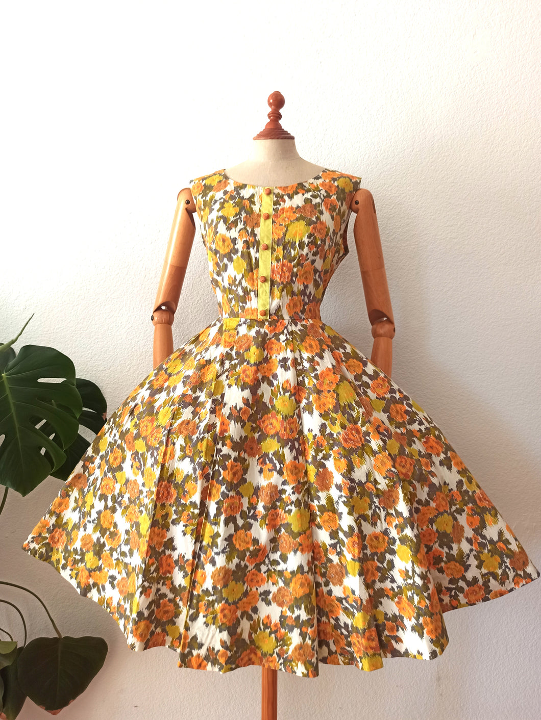 1950s - Gorgeous Autumn Roses Cotton Dress - W27 (68cm)
