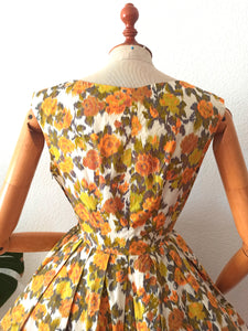 1950s - Gorgeous Autumn Roses Cotton Dress - W27 (68cm)