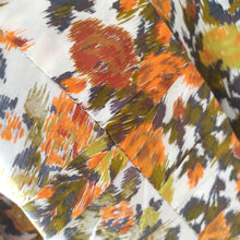 Cargar imagen en el visor de la galería, 1950s - Gorgeous Autumn Roses Cotton Dress - W27 (68cm)
