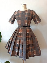 Load image into Gallery viewer, 1950s - Illum, France - Gorgeous Abstract Cotton Dress - W26 (66cm)
