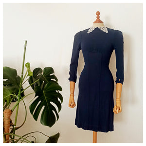 1930s 1940s - Gorgeous Stretchable Crepe Dress - W27/31 (68/80cm)