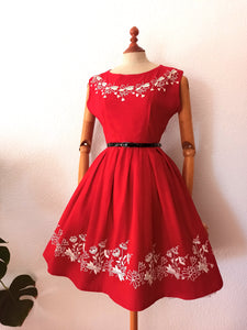 1950s - Gorgeous Red Embroidery Linen Dress - W27.5 (70cm)