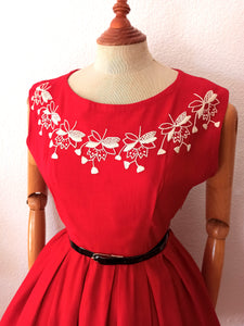 1950s - Gorgeous Red Embroidery Linen Dress - W27.5 (70cm)