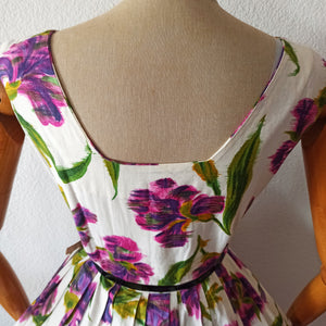 1950s - Stunning Abstract Purple Floral Dress - W27 (68cm)