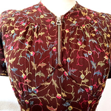 Charger l&#39;image dans la galerie, 1930s - Precious Front Zipper Hand Embroidered Dress - W28 (72cm)
