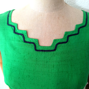 1960s - Caroline Bal Moro -Bourges, France- Stunning Green Rayon Dress - W27 (68cm)