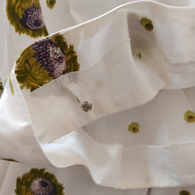 Laden Sie das Bild in den Galerie-Viewer, 1950s - Fabulous Realistic Floral Print Cotton Dress - W29 (74cm)
