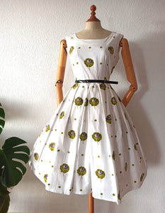 1950s - Fabulous Realistic Floral Print Cotton Dress - W29 (74cm)