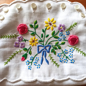 VTG - Lovely Hand Embroidery Linen Teak Handbag