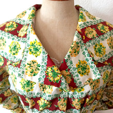 Laden Sie das Bild in den Galerie-Viewer, 1950s - Stunning Autumnal Floral Print Cotton Dress - W27.5 (70cm)
