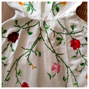 1950s - Fabulous Petite Roses Embroidery Dress - W24 (62cm)