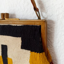 Laden Sie das Bild in den Galerie-Viewer, 1940s - Precious Colors Woven Wool Handbag
