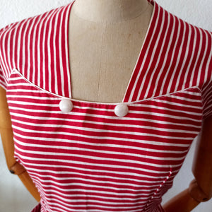 1940s 1950s - Lovely Red Stripes Cotton Dress  - W27.5 (70cm)