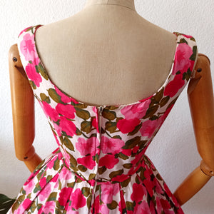 1950s - Stunning & Adorable Floral Cotton Dress - W26 (66cm)