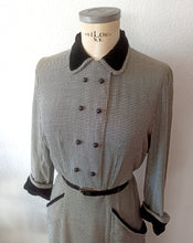 Charger l&#39;image dans la galerie, 1940s 1950s - Superb Gab Wool Houndstooth Dress - W35 (88cm)
